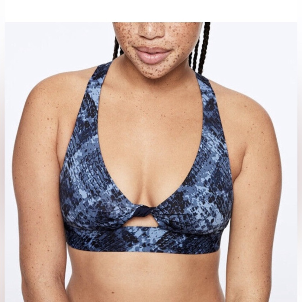 NWT Vs pink sports bra 💙